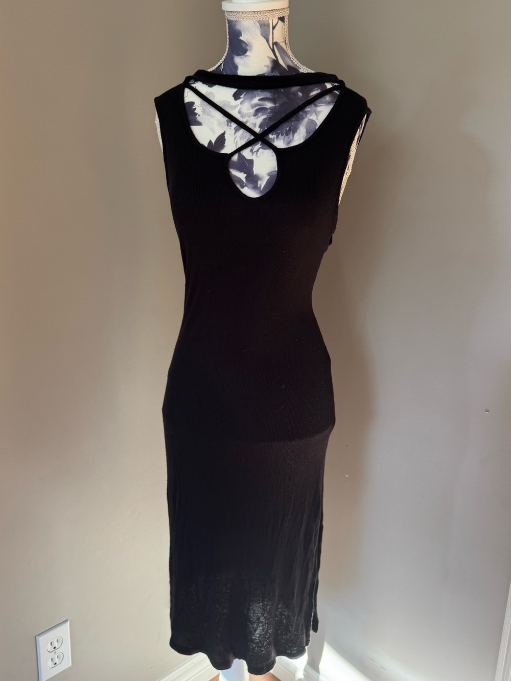 Black Sleeveless Strappy Midi Dress With Slit